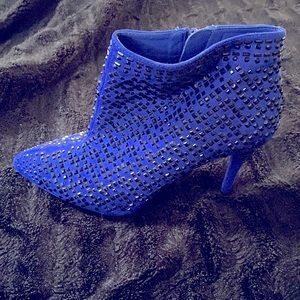 Gianni Bini Royal blue black rhinestone jeweled side zipper ankle boots.